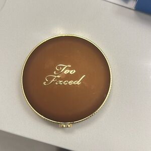 Two-faced chocolate Soli bronzer used once